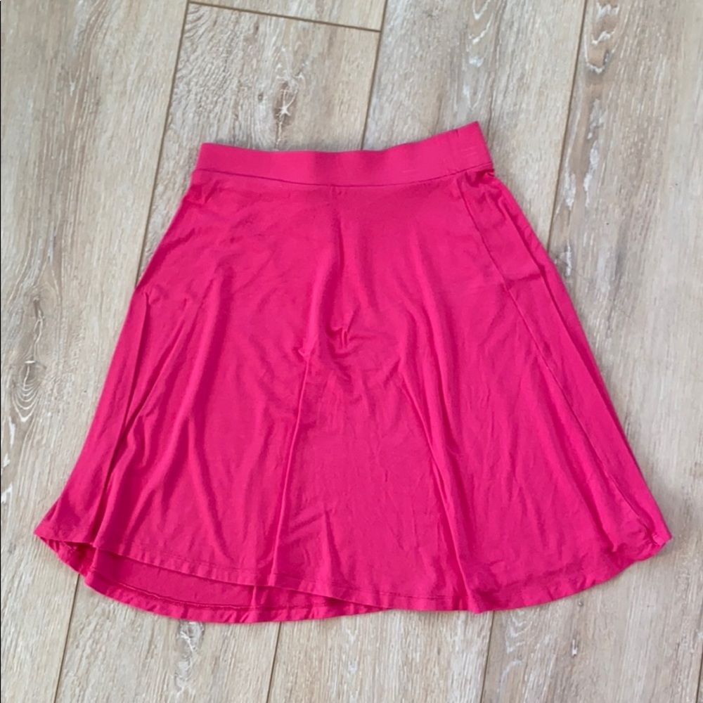 Flowy hot pink skirt by New York & Company